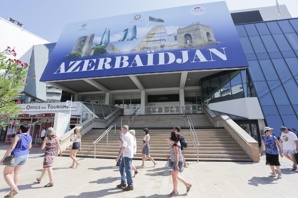 Heydər Əliyev Fondunun vitse-prezidenti Leyla Əliyeva Kannda Azərbaycan mədəniyyəti günlərinin açılışında iştirak edib (FOTO)