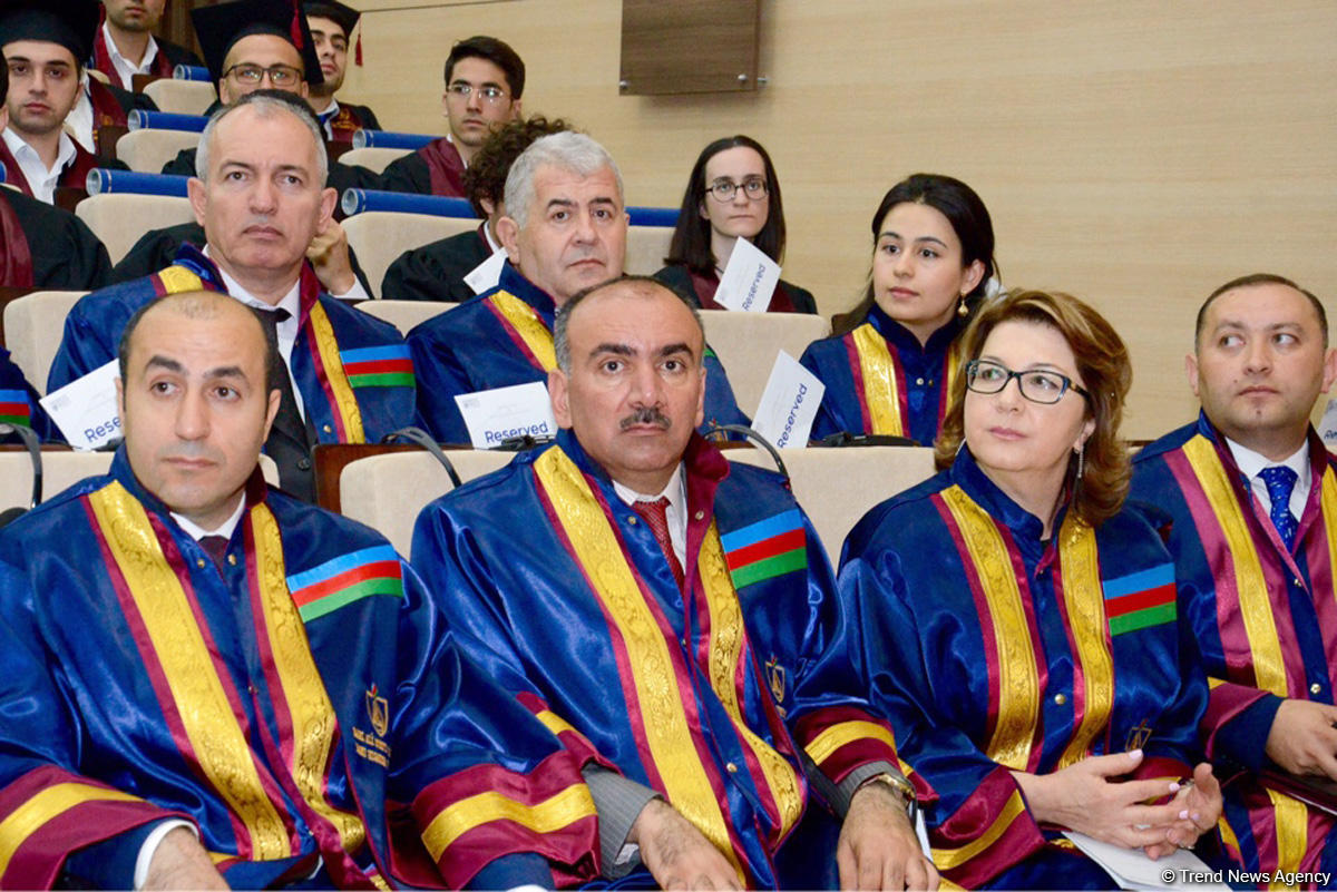 Bakı Ali Neft Məktəbində ilk "Məzun günü" keçirildi (FOTO)