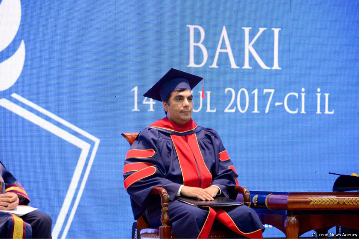 Bakı Ali Neft Məktəbində ilk "Məzun günü" keçirildi (FOTO)