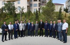 Prezident İlham Əliyev Yasamal rayonunda  yeni salınan parkda yaradılan şəraitlə tanış olub (YENİLƏNİB-3) (FOTO)