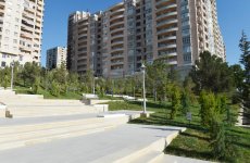 Prezident İlham Əliyev Yasamal rayonunda  yeni salınan parkda yaradılan şəraitlə tanış olub (YENİLƏNİB-3) (FOTO)
