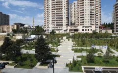 Prezident İlham Əliyev Yasamal rayonunda  yeni salınan parkda yaradılan şəraitlə tanış olub (YENİLƏNİB-3) (FOTO)
