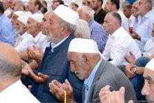 Türkiyədə dövlət çevrilişi cəhdinin ildönümü ilə əlaqədar Bakıda vəhdət namazı qılınıb (FOTO)