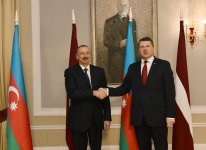 Prezident İlham Əliyevin Riqada rəsmi qarşılanma mərasimi olub (FOTO)