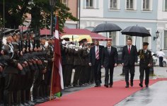 Prezident İlham Əliyevin Riqada rəsmi qarşılanma mərasimi olub (FOTO)