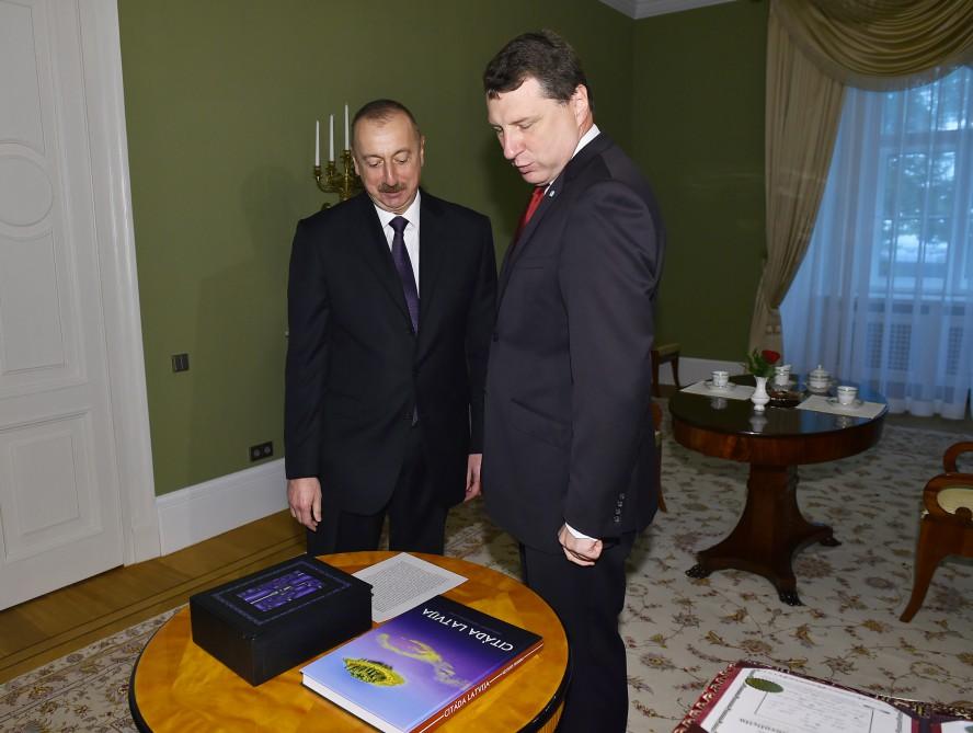 Prezident İlham Əliyevin Riqada rəsmi qarşılanma mərasimi olub (FOTO)
