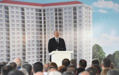 Prezident İlham Əliyev jurnalistlər üçün tikilmiş növbəti binada Milli Mətbuat Günü münasibətilə mənzillərin paylanması mərasimində iştirak edib (YENİLƏNİB-4) (FOTO/VİDEO)