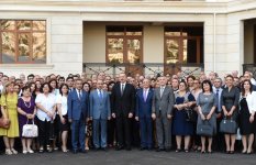 Prezident İlham Əliyev jurnalistlər üçün tikilmiş növbəti binada Milli Mətbuat Günü münasibətilə mənzillərin paylanması mərasimində iştirak edib (YENİLƏNİB-4) (FOTO/VİDEO)