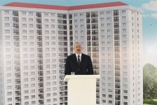 Prezident İlham Əliyev jurnalistlər üçün tikilmiş növbəti binada Milli Mətbuat Günü münasibətilə mənzillərin paylanması mərasimində iştirak edib (YENİLƏNİB-4) (FOTO/VİDEO)