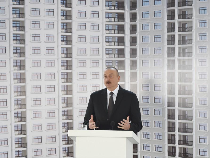 Prezident İlham Əliyev jurnalistlər üçün tikilmiş növbəti binada Milli Mətbuat Günü münasibətilə mənzillərin paylanması mərasimində iştirak edib (YENİLƏNİB-4) (FOTO/VİDEO)