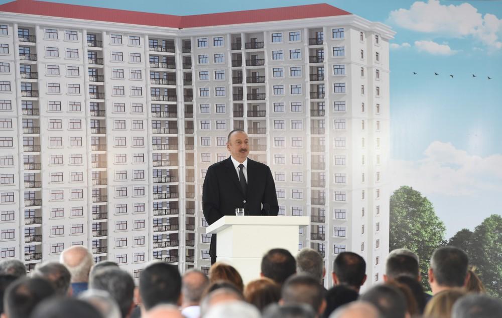 Prezident İlham Əliyev jurnalistlər üçün tikilmiş növbəti binada Milli Mətbuat Günü münasibətilə mənzillərin paylanması mərasimində iştirak edib (YENİLƏNİB-4) (FOTO/VİDEO)