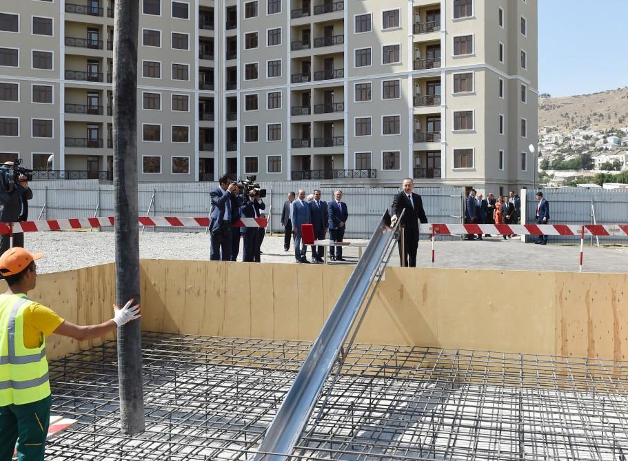 Prezident İlham Əliyev jurnalistlər üçün tikilmiş növbəti binada Milli Mətbuat Günü münasibətilə mənzillərin paylanması mərasimində iştirak edib (YENİLƏNİB-4) (FOTO/VİDEO)
