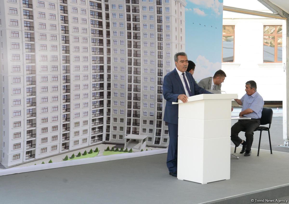 Milli mətbuatımızda tarixi gün (FOTOSESSİYA)