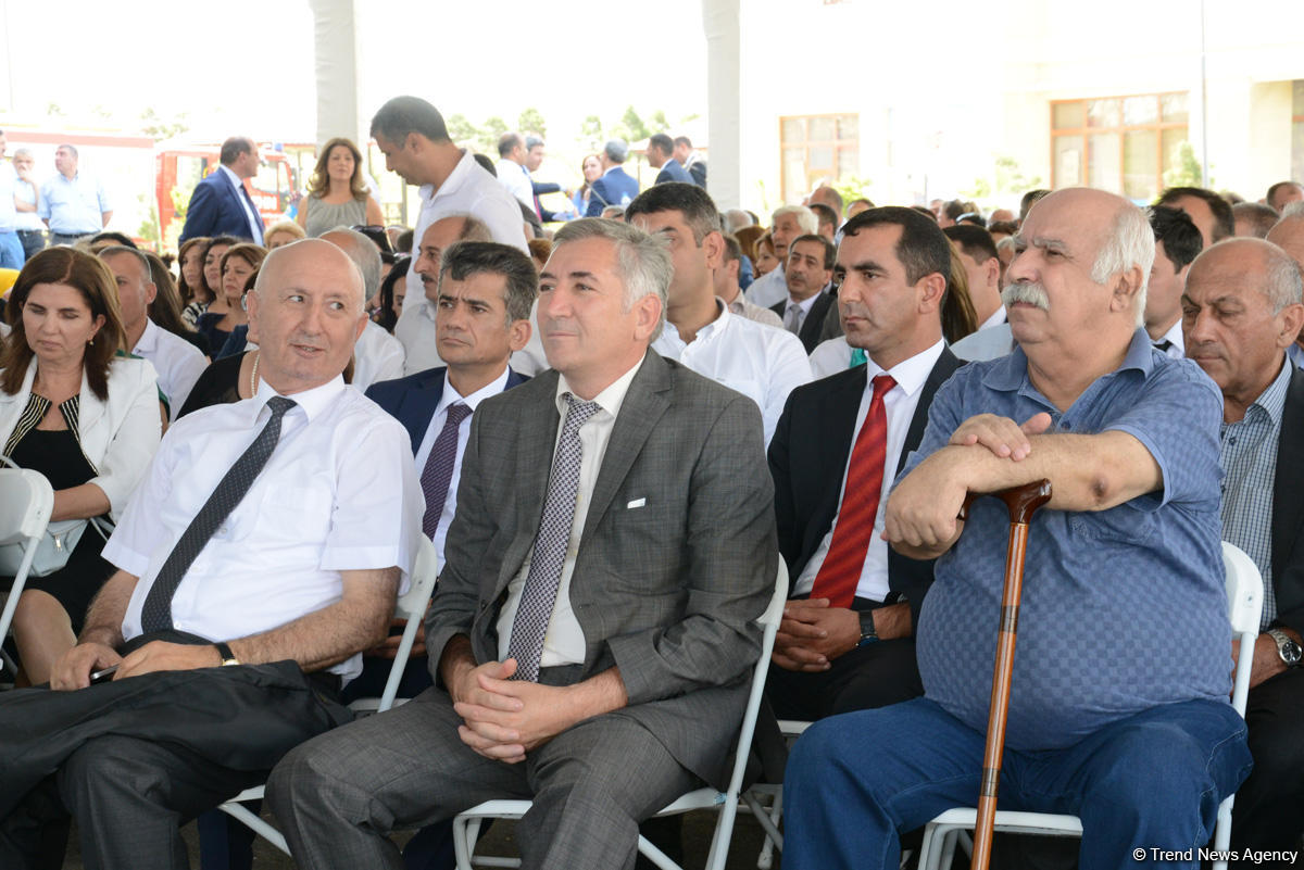 Milli mətbuatımızda tarixi gün (FOTOSESSİYA)