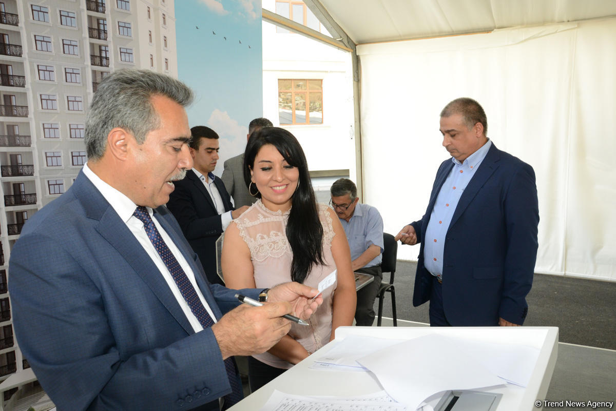 Milli mətbuatımızda tarixi gün (FOTOSESSİYA)