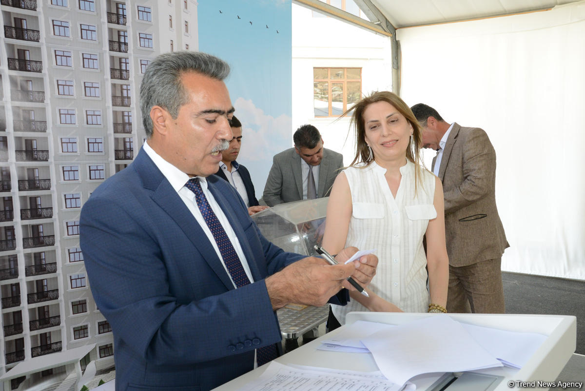 Milli mətbuatımızda tarixi gün (FOTOSESSİYA)
