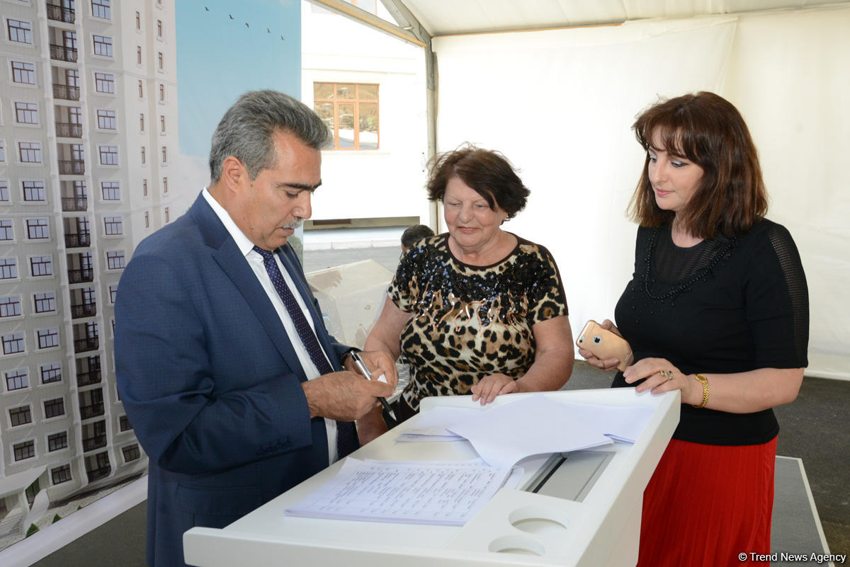 Milli mətbuatımızda tarixi gün (FOTOSESSİYA)