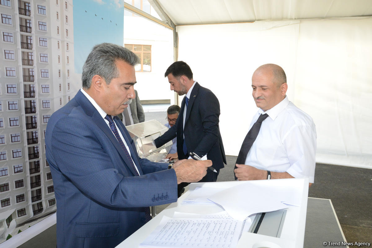 Milli mətbuatımızda tarixi gün (FOTOSESSİYA)