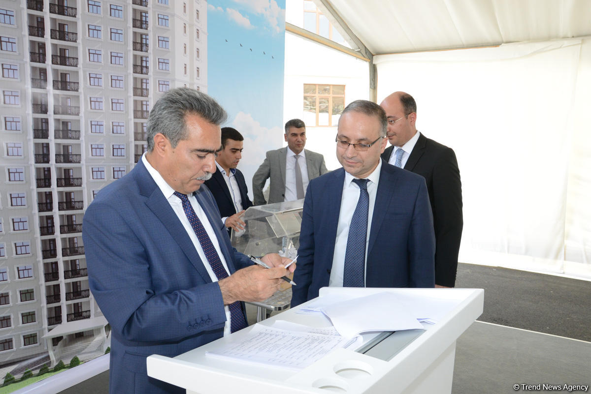 Milli mətbuatımızda tarixi gün (FOTOSESSİYA)
