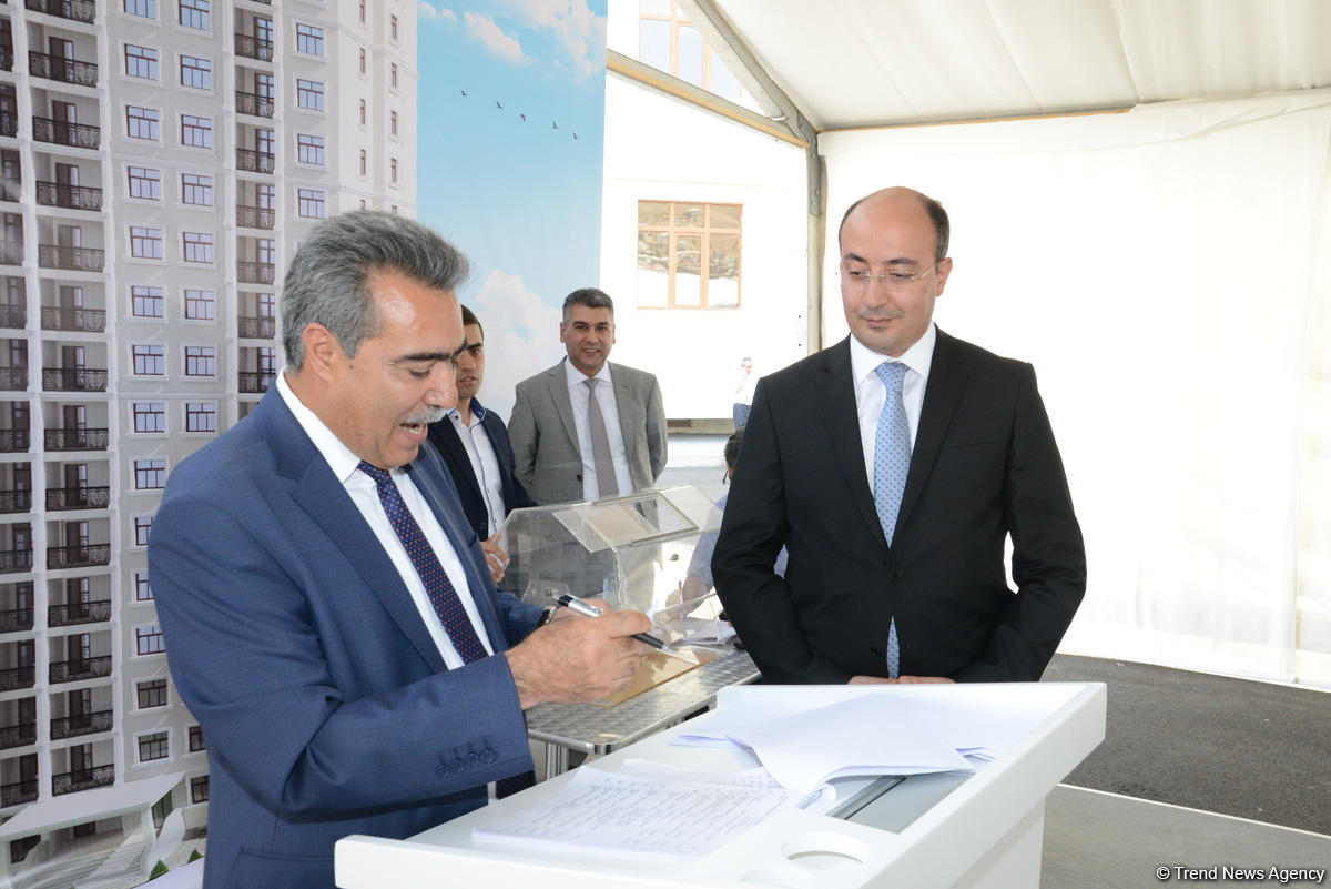 Milli mətbuatımızda tarixi gün (FOTOSESSİYA)