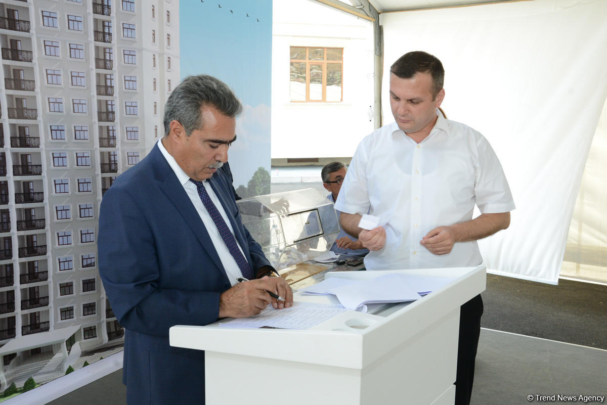 Milli mətbuatımızda tarixi gün (FOTOSESSİYA)