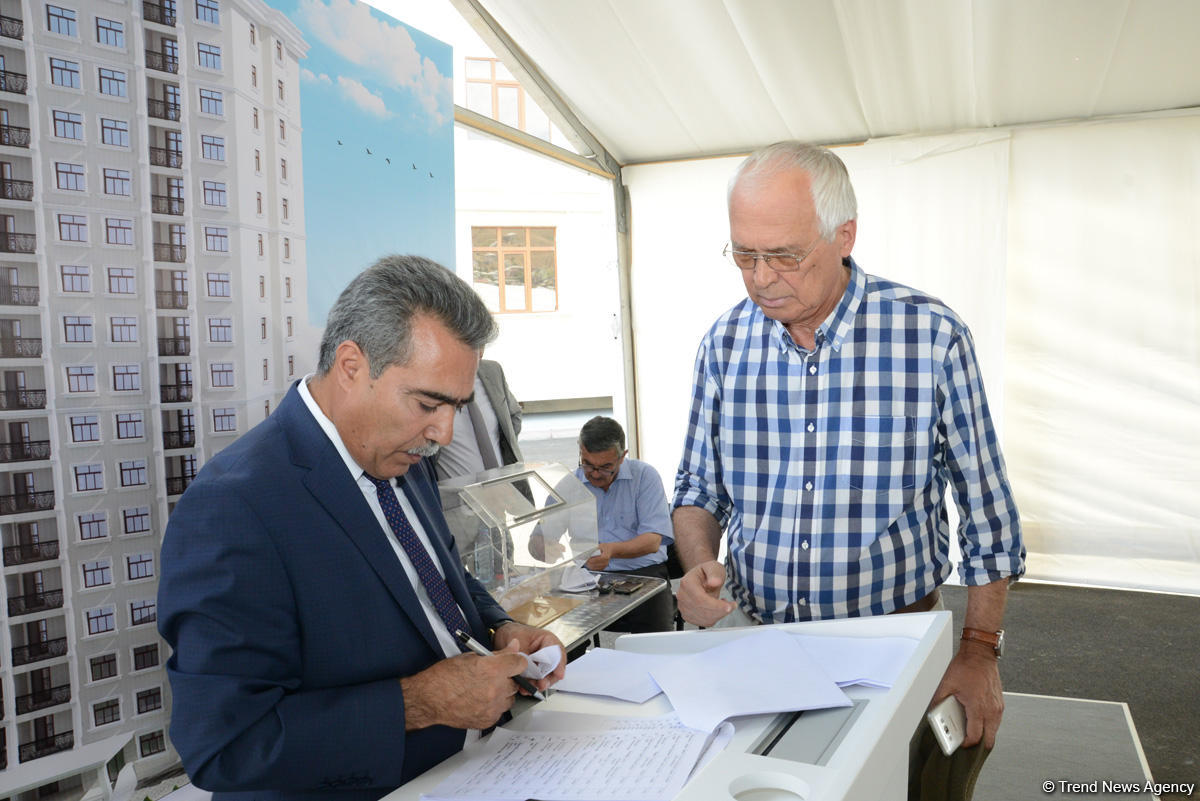 Milli mətbuatımızda tarixi gün (FOTOSESSİYA)