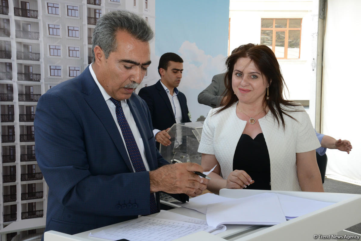 Milli mətbuatımızda tarixi gün (FOTOSESSİYA)