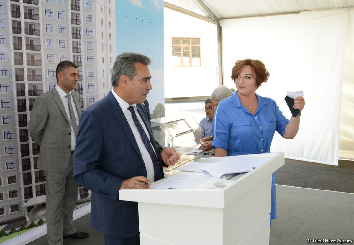 Milli mətbuatımızda tarixi gün (FOTOSESSİYA)