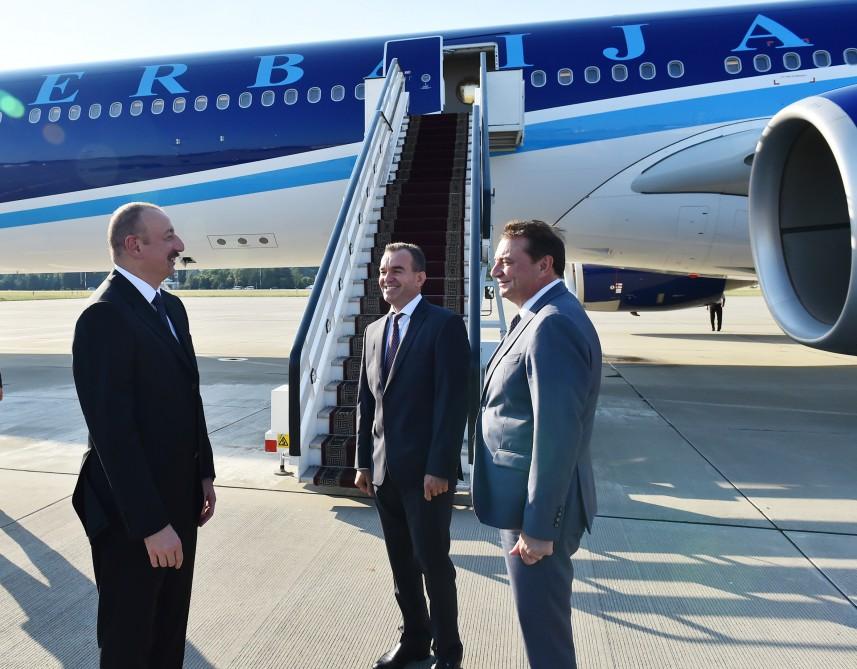 Azərbaycan Prezidenti İlham Əliyev Rusiyaya işgüzar səfərə gəlib (FOTO)