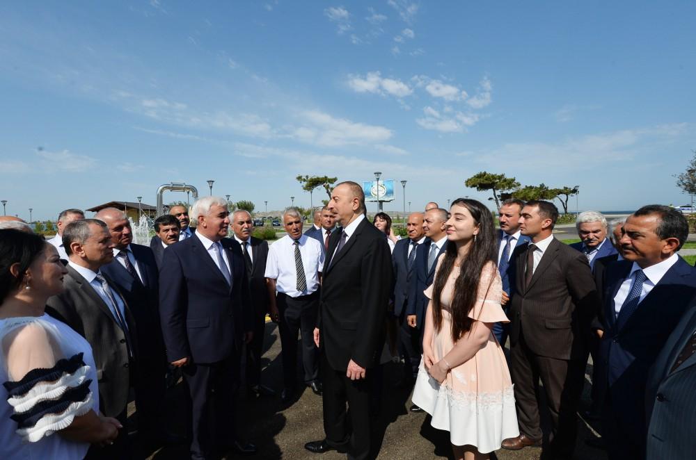 Prezident İlham Əliyev Pirallahı rayonunda içməli su təchizatı layihəsinin açılışında iştirak edib (FOTO) (YENİLƏNİB-2)