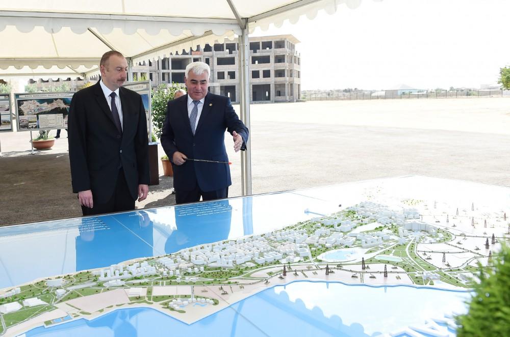 Prezident İlham Əliyev Pirallahı qəsəbəsinin mərkəzi hissəsində həyata keçiriləcək layihələrlə tanış olub (FOTO) (YENİLƏNİB)