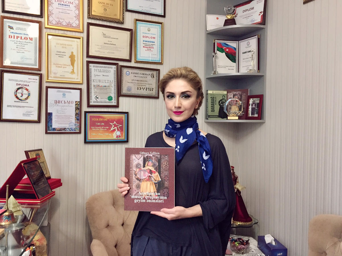 Gülnarə Xəlilovanın “Azərbaycan musiqi qruplarının geyim ənənələri” adlı kitabı işıq üzü görüb (FOTO)