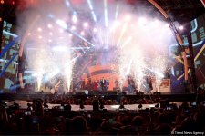 Xəzərin sahilində "Jara-2017" musiqi festivalının möhtəşəm açılış mərasimi keçirilib (FOTO)