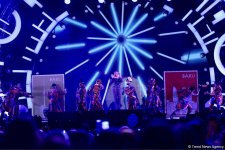 Xəzərin sahilində "Jara-2017" musiqi festivalının möhtəşəm açılış mərasimi keçirilib (FOTO)