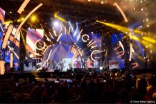 Xəzərin sahilində "Jara-2017" musiqi festivalının möhtəşəm açılış mərasimi keçirilib (FOTO)