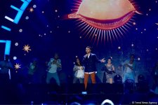 Xəzərin sahilində "Jara-2017" musiqi festivalının möhtəşəm açılış mərasimi keçirilib (FOTO)