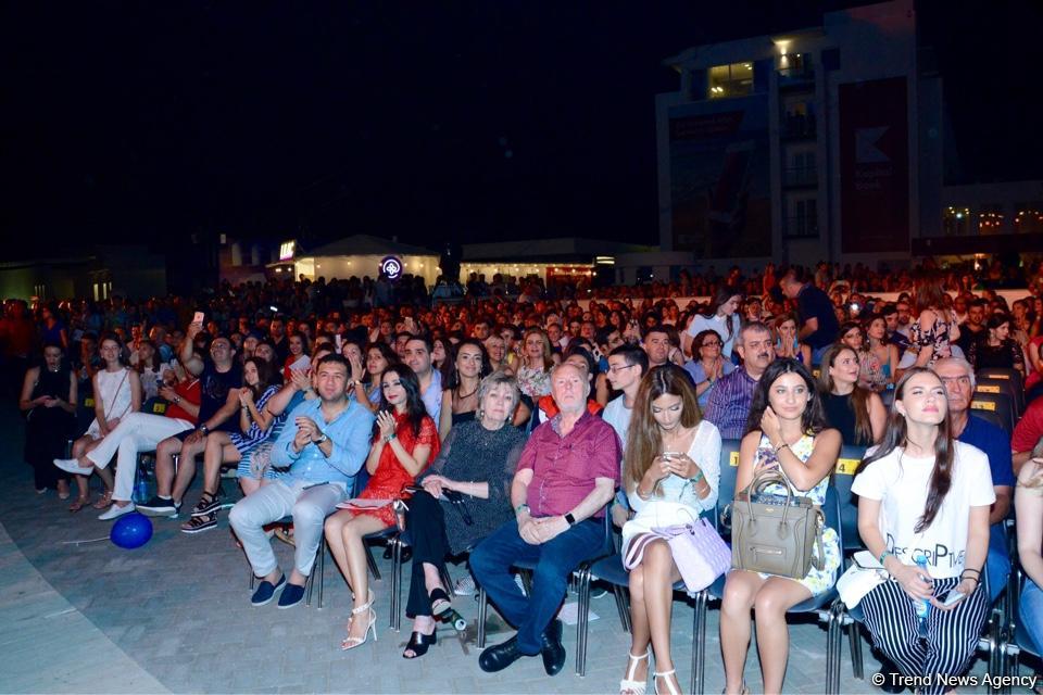 Xəzərin sahilində "Jara-2017" musiqi festivalının möhtəşəm açılış mərasimi keçirilib (FOTO)