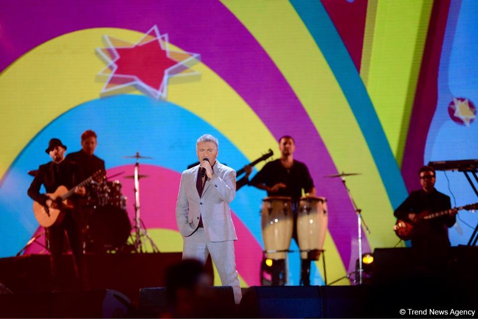 Xəzərin sahilində "Jara-2017" musiqi festivalının möhtəşəm açılış mərasimi keçirilib (FOTO)