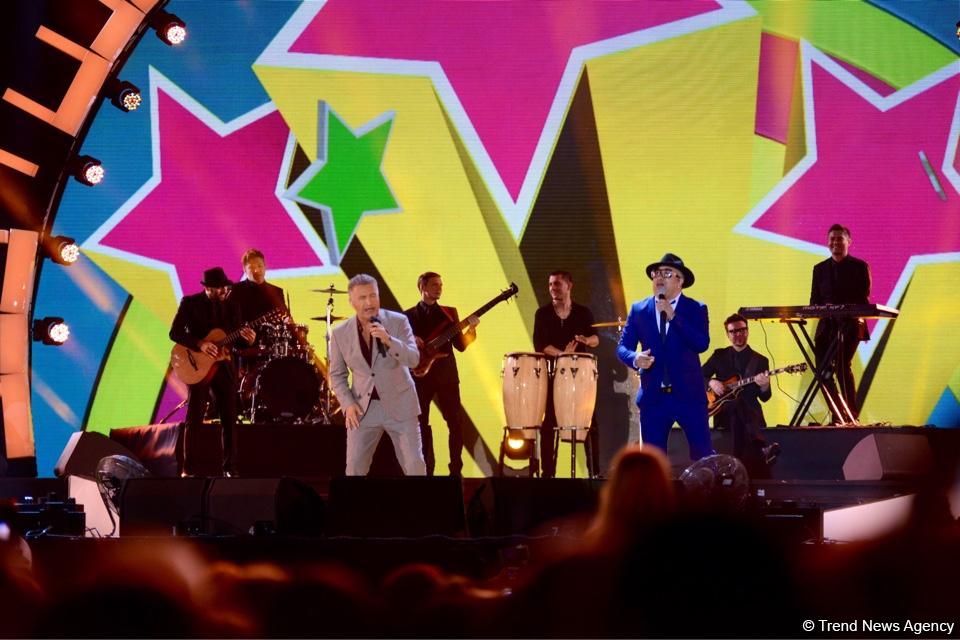 Xəzərin sahilində "Jara-2017" musiqi festivalının möhtəşəm açılış mərasimi keçirilib (FOTO)