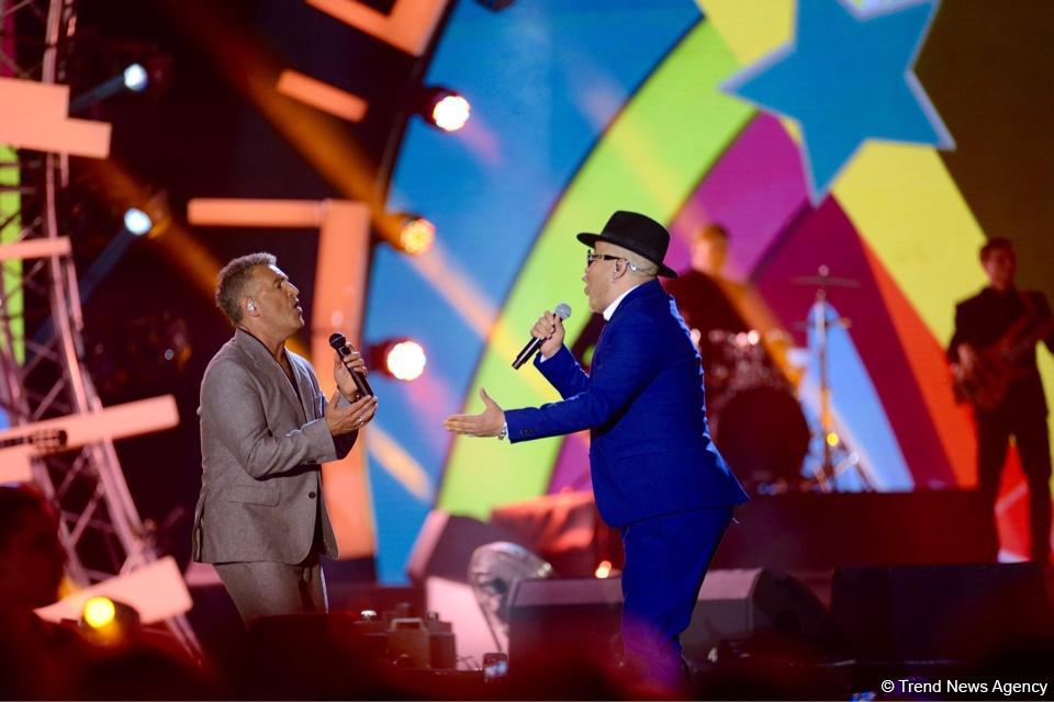 Xəzərin sahilində "Jara-2017" musiqi festivalının möhtəşəm açılış mərasimi keçirilib (FOTO)