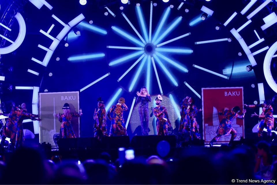 Xəzərin sahilində "Jara-2017" musiqi festivalının möhtəşəm açılış mərasimi keçirilib (FOTO)