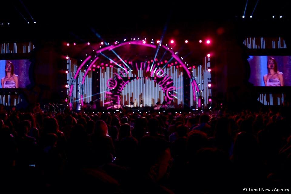 Xəzərin sahilində "Jara-2017" musiqi festivalının möhtəşəm açılış mərasimi keçirilib (FOTO)