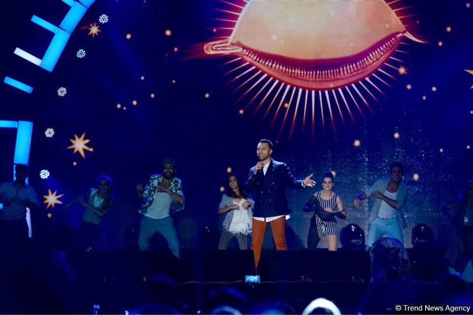 Xəzərin sahilində "Jara-2017" musiqi festivalının möhtəşəm açılış mərasimi keçirilib (FOTO)
