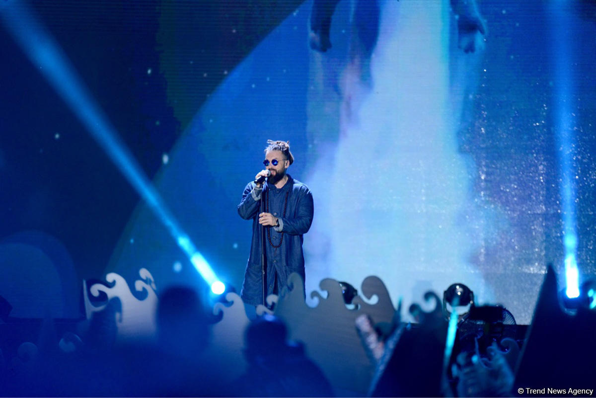 Xəzərin sahilində "Jara-2017" musiqi festivalının möhtəşəm açılış mərasimi keçirilib (FOTO)