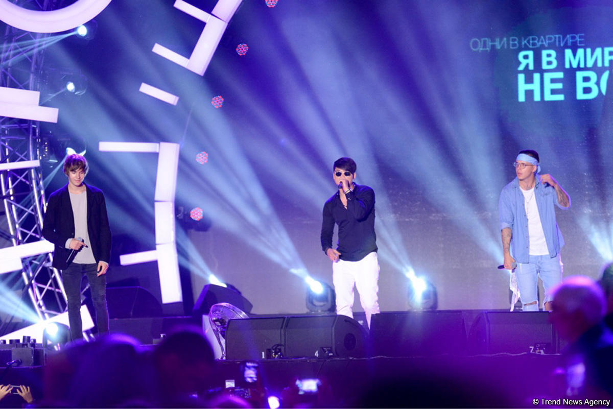 Xəzərin sahilində "Jara-2017" musiqi festivalının möhtəşəm açılış mərasimi keçirilib (FOTO)