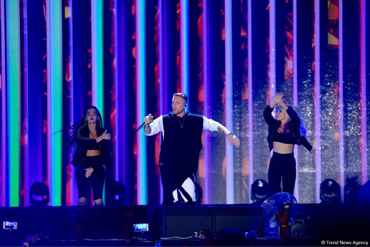 Xəzərin sahilində "Jara-2017" musiqi festivalının möhtəşəm açılış mərasimi keçirilib (FOTO)
