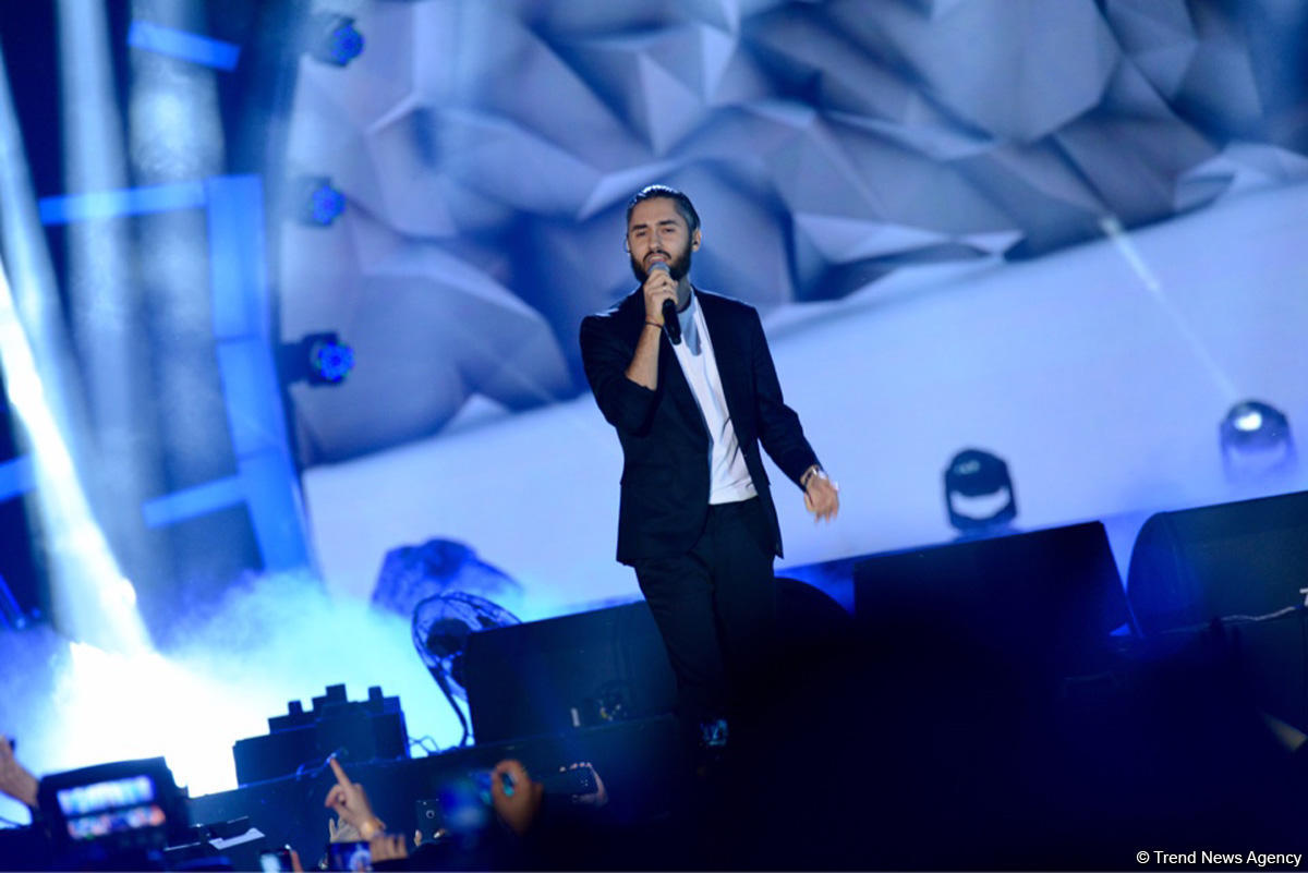 Xəzərin sahilində "Jara-2017" musiqi festivalının möhtəşəm açılış mərasimi keçirilib (FOTO)