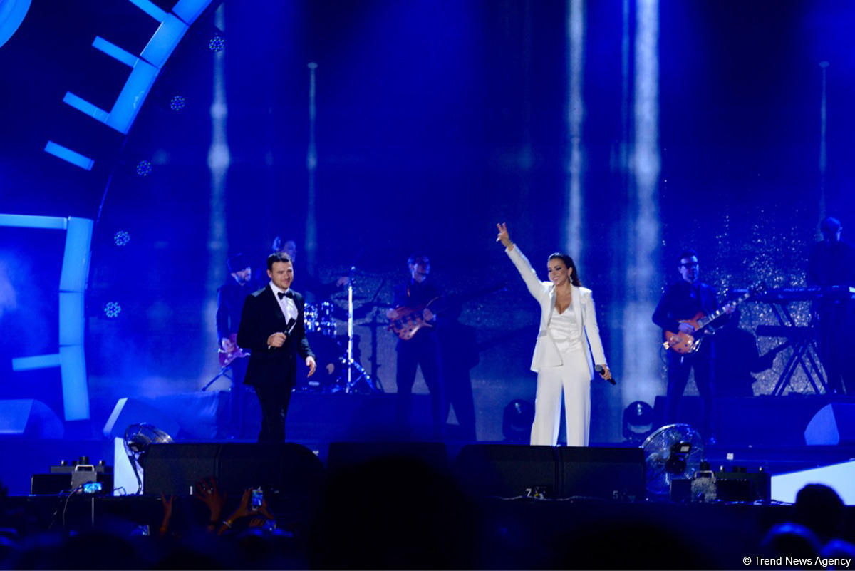 Xəzərin sahilində "Jara-2017" musiqi festivalının möhtəşəm açılış mərasimi keçirilib (FOTO)