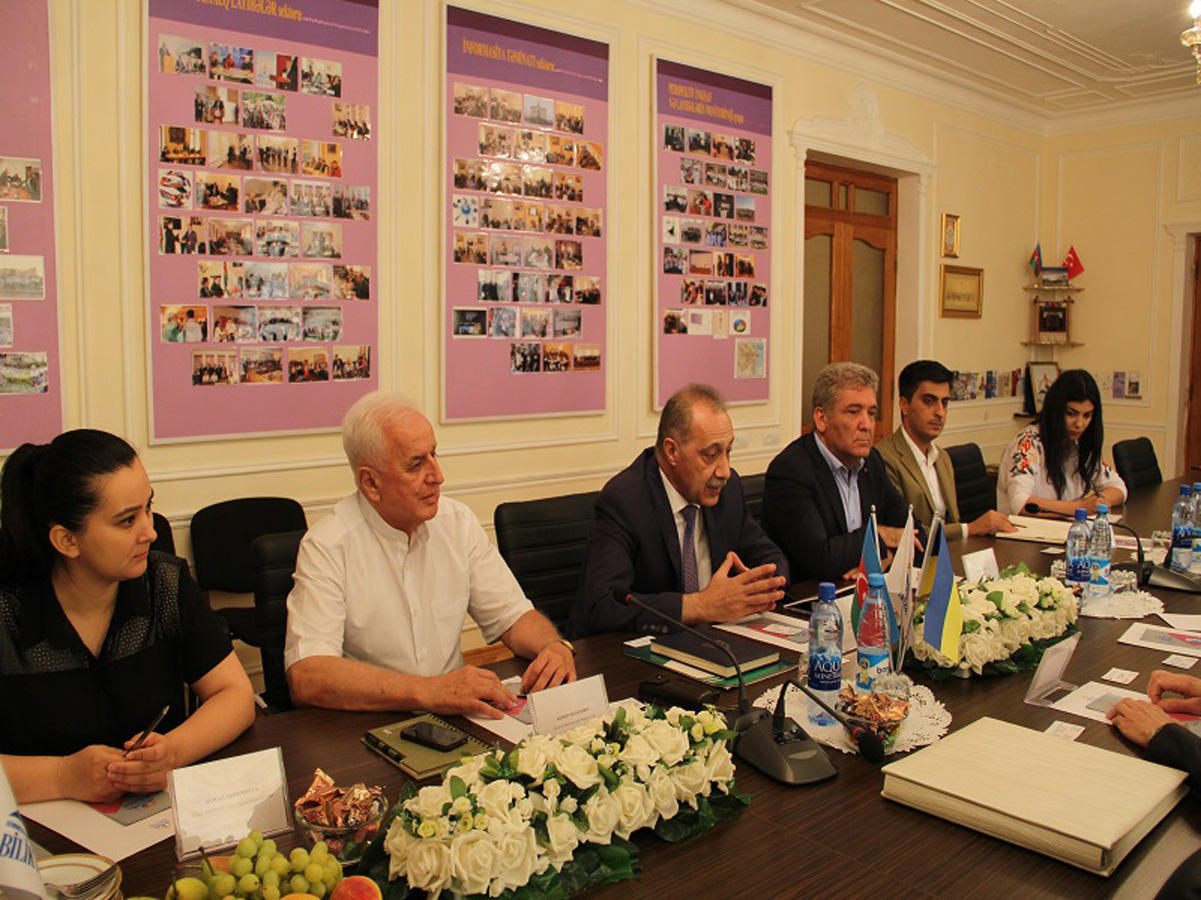 Ukraynanın Azərbaycandakı səfiri Bilik Fondunun qonağı olub (FOTO)