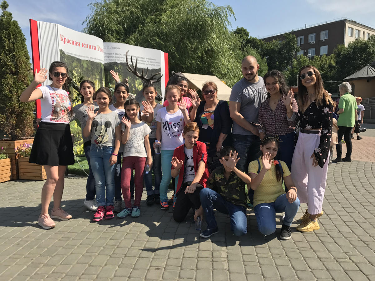 Heydər Əliyev Fondunun dəstəyi ilə Bakının uşaq evlərinin sakinləri Moskvaya səfər edib (FOTO)